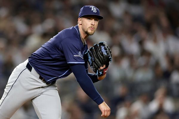 Gemelos intercambian al lanzador Eric Orze de Rays por ayuda en el bullpen. img 249762
